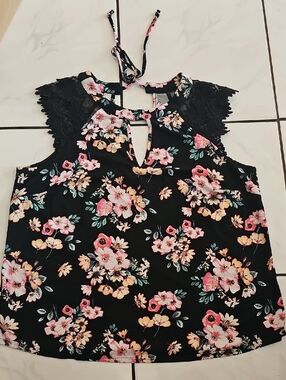 Floral Lace-Trim Halter Camisole - Black/Pink